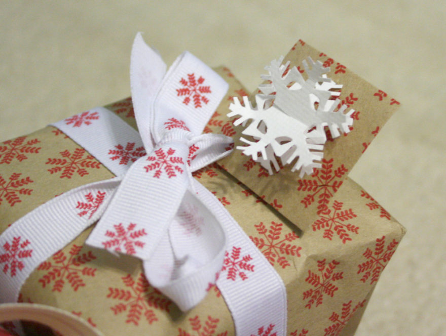 Handmade Christmas Gift Tag - Snowflake gift tag
