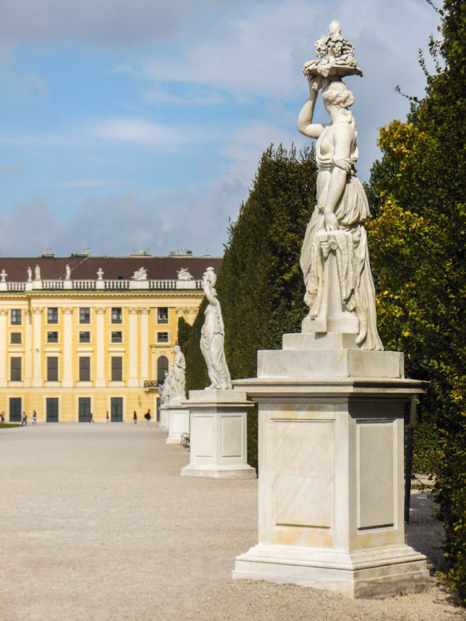 Austria 2016 - Schloss Schönbrunn statues
