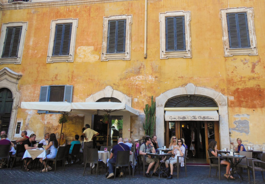 Rome - Restaurants in the Roman streets